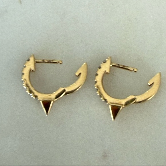 14k gold 💎diamond💎 spike huggie hoops - Picture 9 of 14